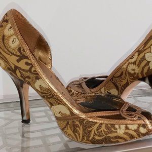 Charles David Unique Peep Toes, Size 7US